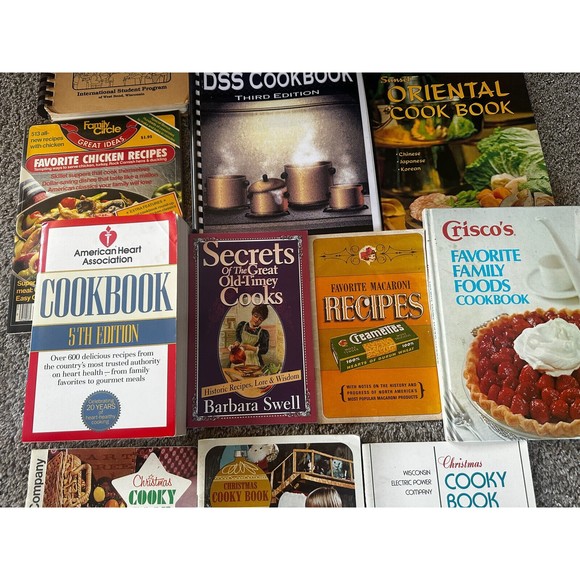 13 Assortment Lot Classic Recipe Cookbooks WE Energies Crisco American Heart - Picture 10 of 11